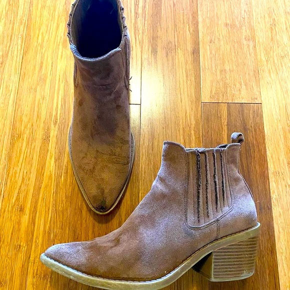 Brown booties - Picture 1 of 2